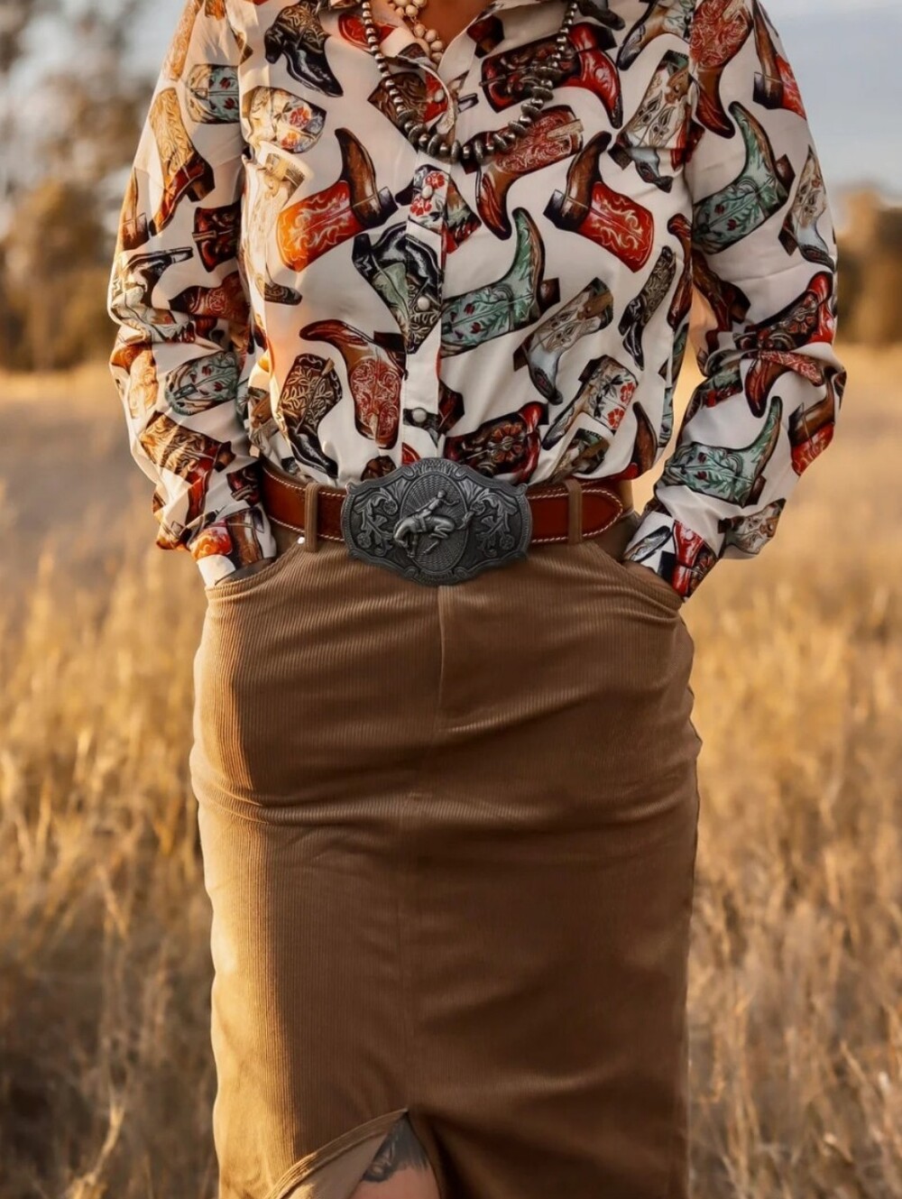Fashion Express NWT Boot Scootin’ Boujee Blouse Western Cowboy Boot Print Top - Picture 3 of 15